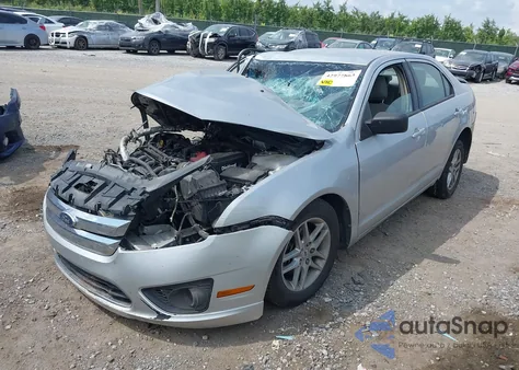 2011 Ford Fusion S z USA, uszkodzony, nr VIN 3FAHP0GA5BR226881